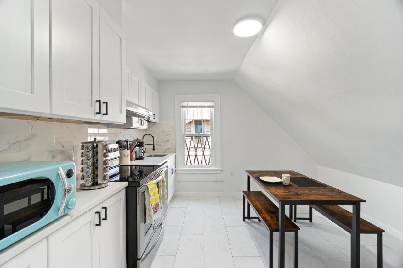Cozy Gem In The Heart Of East Rock With Free Parking Near Yale And Dt Apartman New Haven Kültér fotó
